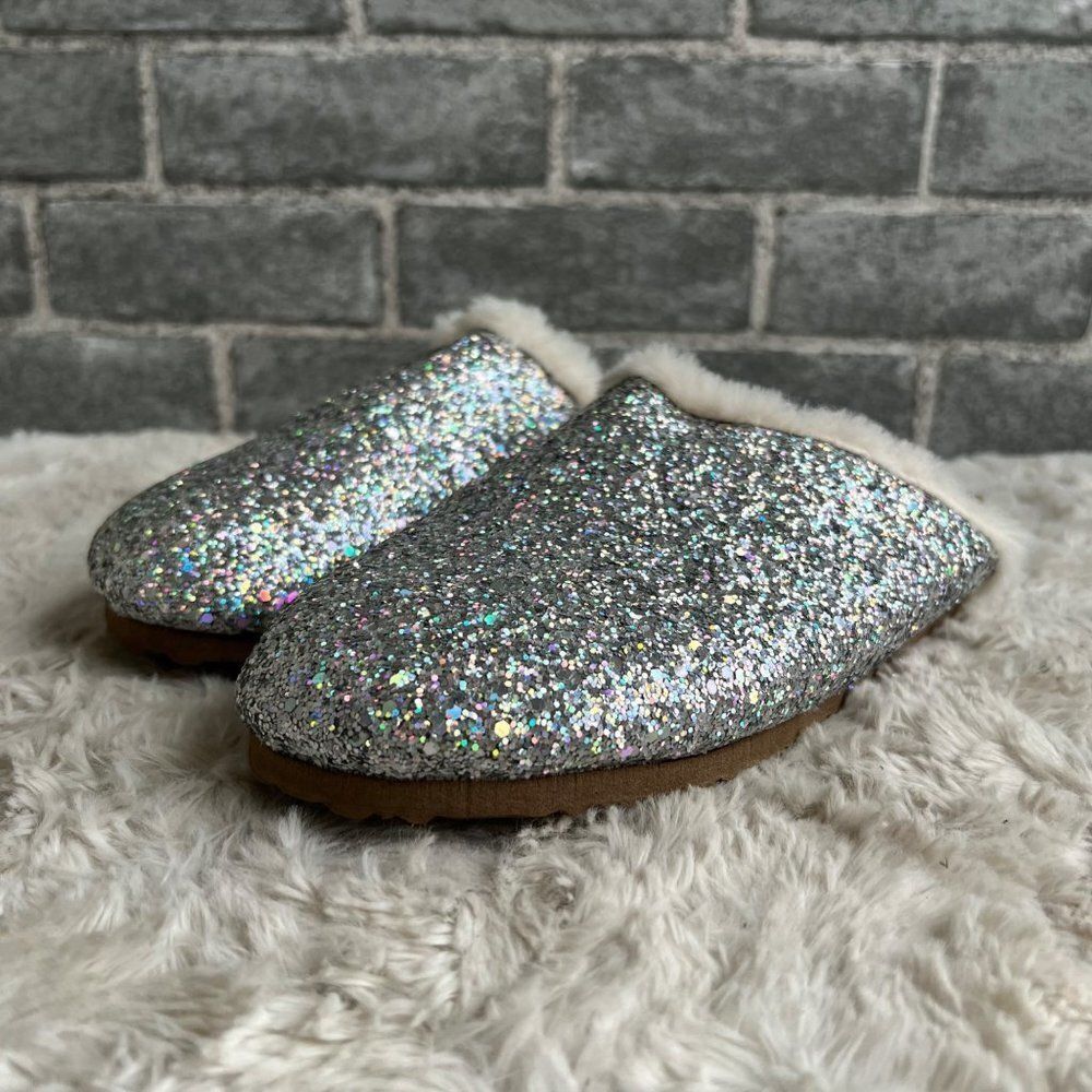 Steve Madden Girls Holographic Glitter Comfi Faux Fur Clogs Size 4